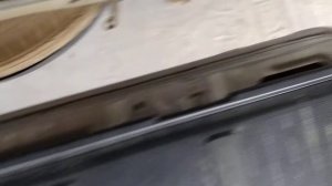 как снять нижнею накладку крышки багажника Митсубиси Outlander