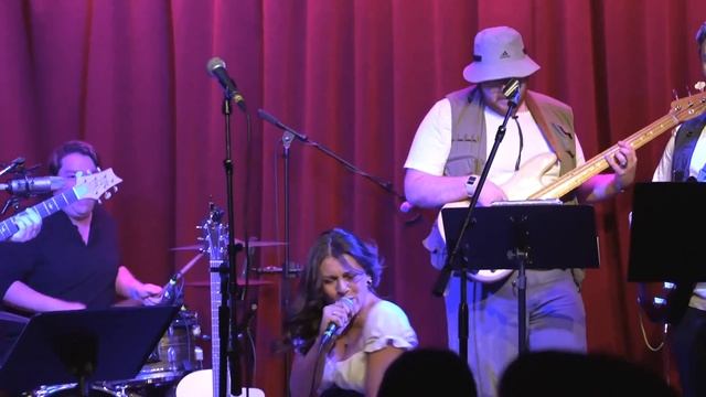 Jackie Bonsignore - Holding Out for a Hero | Live at The Hotel Cafe смотреть онлайн