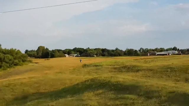 Липовка, женщина с коромыслом