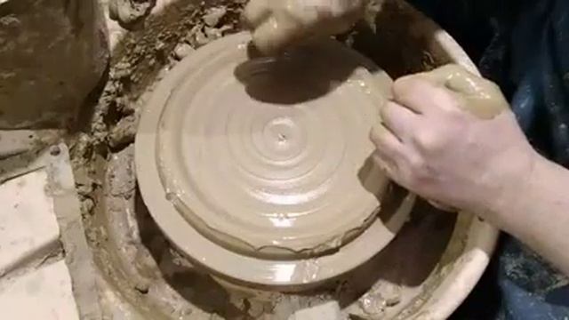 Изготовление блюда на Гончарном Круге.