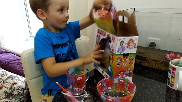 Посуда Медведь Валера! Кушаю с Медведем Валерой! Еда с Желейным Медведем Валерой смотреть онлайн