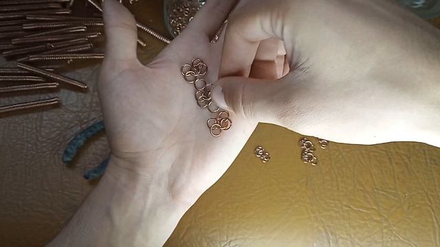 Как плести кольчугу 4 в 1 своими руками. How to weave chain mail 4 in 1 with your own hands смотреть онлайн