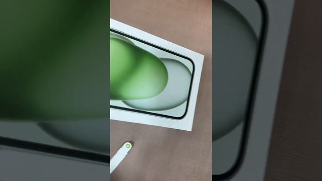 iPhone 15 green color смотреть онлайн