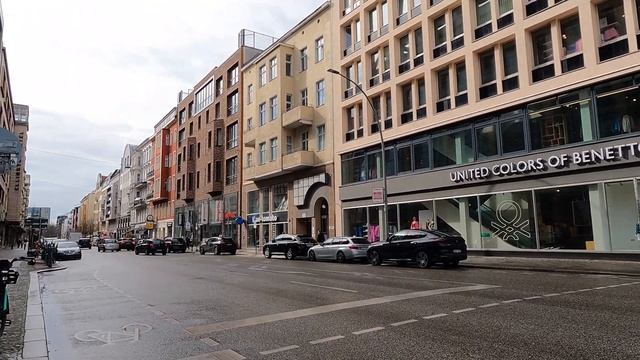 Tour of West Berlin. Free Walking Tour Berlin. Tours in Berlin in English. смотреть онлайн