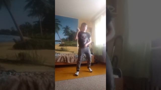 Как я танцую дома. смотреть онлайн