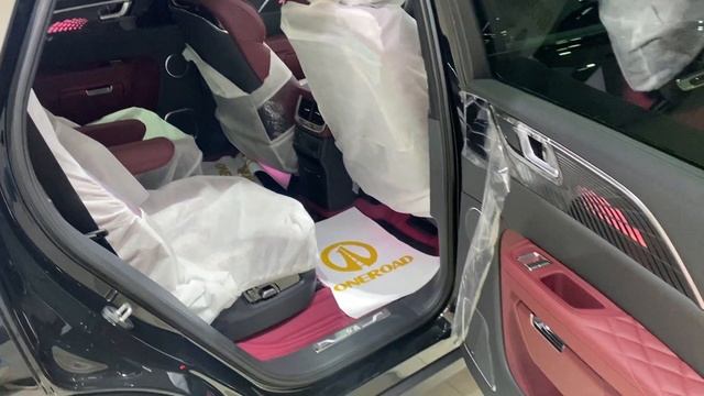 Обзор электрического автомобиля Hongqi E-HS9 в Дубае