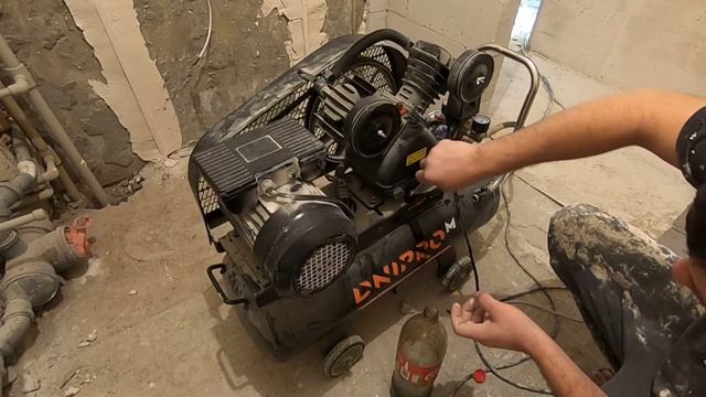 как заменить масло в компрессоре своими руками. how to change the oil in the compressor смотреть онлайн