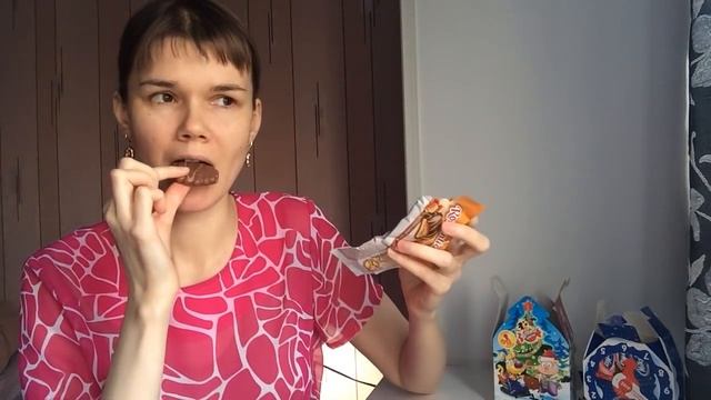 Пробуем вкусняшки: новогодние подарки Milky Way и Славянка смотреть онлайн