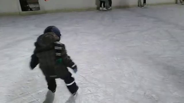 2021.01.02 Федя и Ваня на катке м. Кантемировская смотреть онлайн