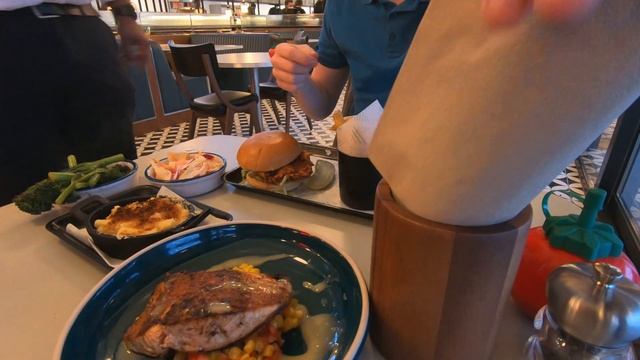Mollies Diner Bristol - The Best New Resturant in Bristol? смотреть онлайн