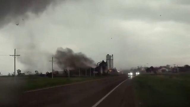 Торнадо. Как работает Торнадо? Опасное природное явление! смотреть онлайн