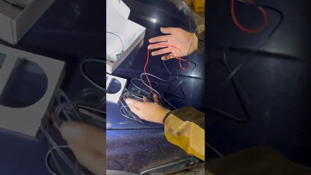 Как подключить зеркало-видео регистратор с камерой заднего вида своими руками #Автолайфхак