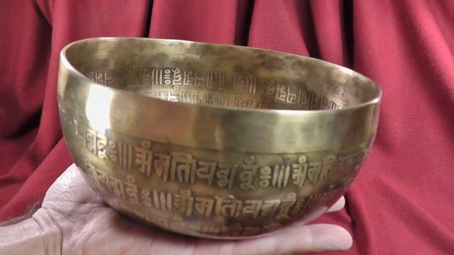 Поющая чаша Премиум Мантра 18,5 см, Ля# 476 Гц смотреть онлайн