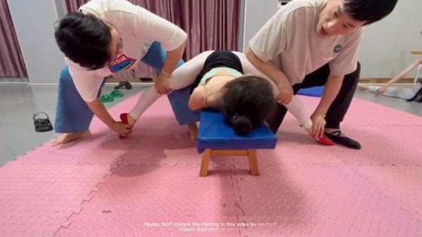 Flexibility training in the dance classroom