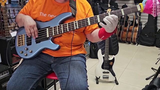 Whitesnake- Girl (Bass Cover)