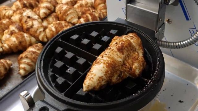 chocolate croissant waffles - croffle / korean street food смотреть онлайн