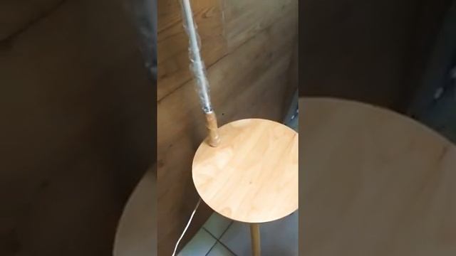 Торшер со столиком из натурального дерева смотреть онлайн