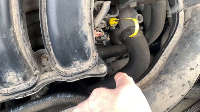Renault Duster (HS) Расположение Vin и номер двигателя 2 л. (F4R) 143 л.с. смотреть онлайн