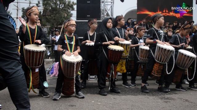 WEST JAVA FESTIVAL 2019: Djembe Ensemble anak-anak SD dari Kota Bandung смотреть онлайн