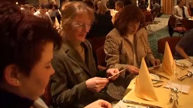 Theater-Krimi-Dinner Toedlicher Kongress.mp4 смотреть онлайн