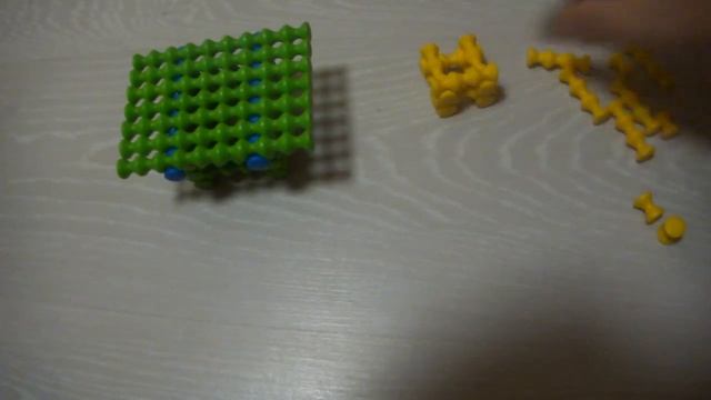 Стол и стульчики из конструктора "Строительные палочки" смотреть онлайн