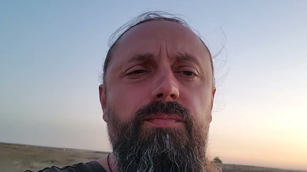 Друзья, помогите схмонаху Серафиму смотреть онлайн