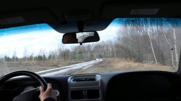 Тагаз Тагер на грязной весенней дороге(легкое бездорожье)