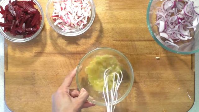 Салат со свеклой и редисом смотреть онлайн