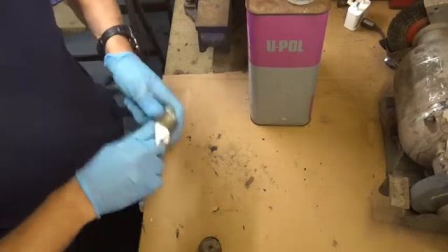 Classic Austin mini restoration - Top engine steady overhaul смотреть онлайн