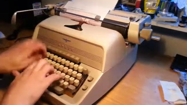 Schreibmaschine ADLER Universal 40 / пишущая машина АДЛЕР Универсал 40 смотреть онлайн