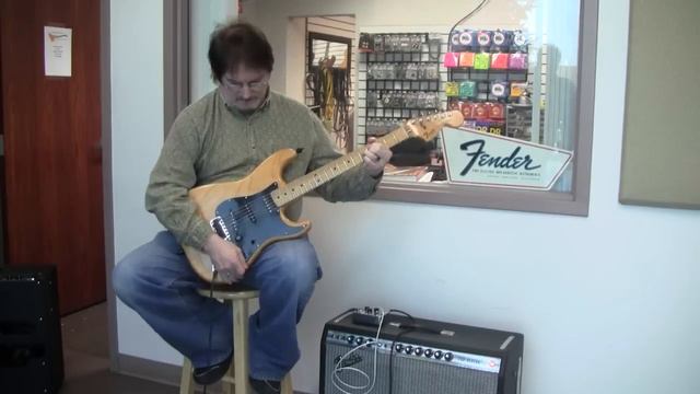 1977 Fender Stratocaster смотреть онлайн