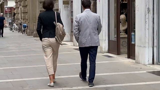 Италия: Стритстайл, красиво одеты люди, аксессуары смотреть онлайн