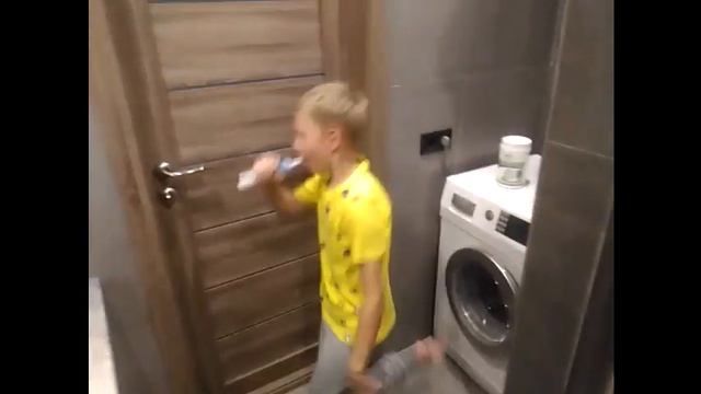 Почистил зубы стиральным порошком. смотреть онлайн