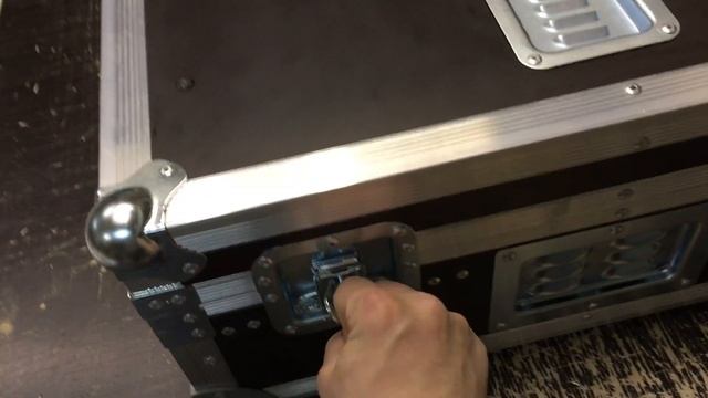 Кейс со встроенным монитором в крышке