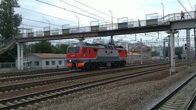 Электровоз ЭП2К-251 выполняет манёвр, ст. Кусково. смотреть онлайн