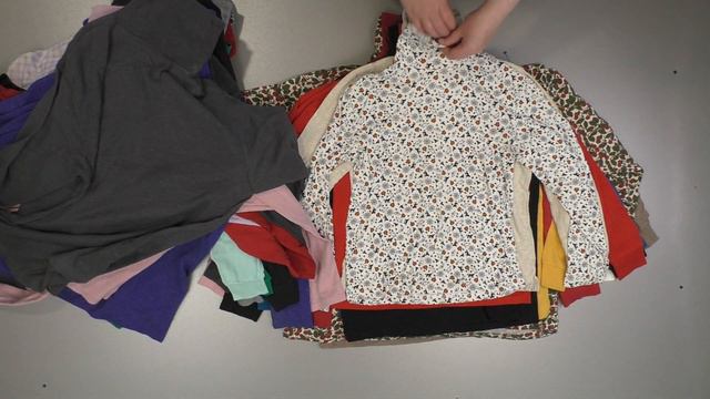 лот 1002 Водолазки хлопок экстра+ (7,7 кг, 31 шт, 4500 руб, 145 руб\шт) смотреть онлайн