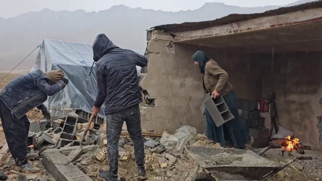 While Tehmurt Continues To Build The House, Najmeh And Ava Go To Shiraz For An MRI And A Brain Scan