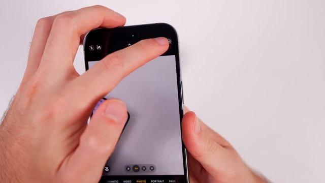 iPhone 15 vs 15 Pro - 12 KEY Differences! смотреть онлайн