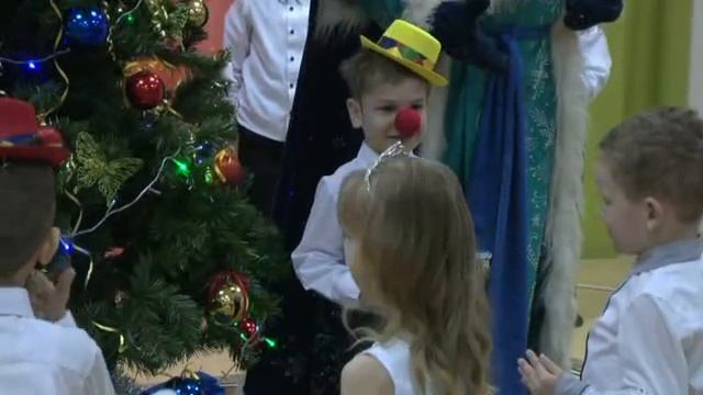 Новогодний утренник 28.12.15 г смотреть онлайн