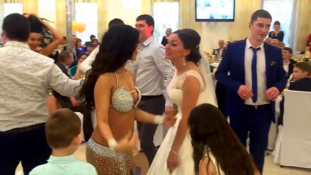 Красисвые восточные танцовщицы на свадьбе смотреть онлайн