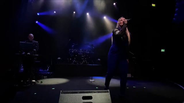 SoftWave Reflected Memories - Berns, OMD Souvenir Tour смотреть онлайн