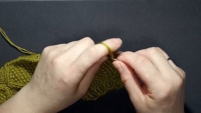 Вязание спицами. Шапка кубанка с ромбами. смотреть онлайн