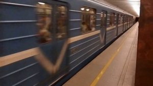 Метро (Москвы и Санкт Петербурга)