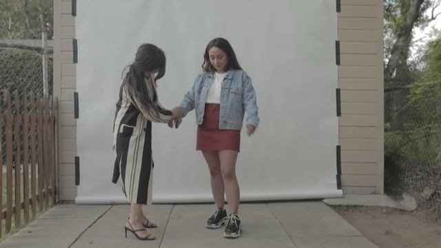 HOW TO STYLE BALENCIAGA TRIPLE S SNEAKERS SUSTAINABLY || H&M CONSCIOUS, ZARA LIFE, URBAN RENEWAL смотреть онлайн