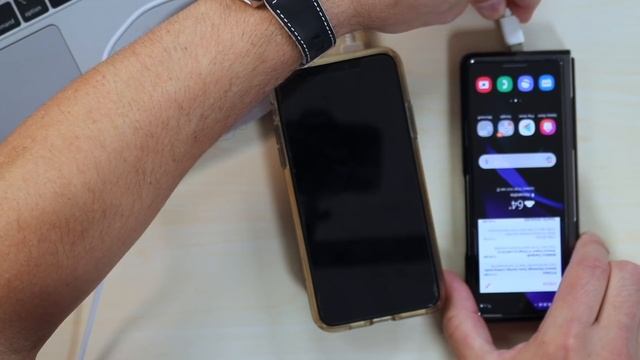 El Batería Externa A Lo MagSafe De 30W Que Carga Una MacBook