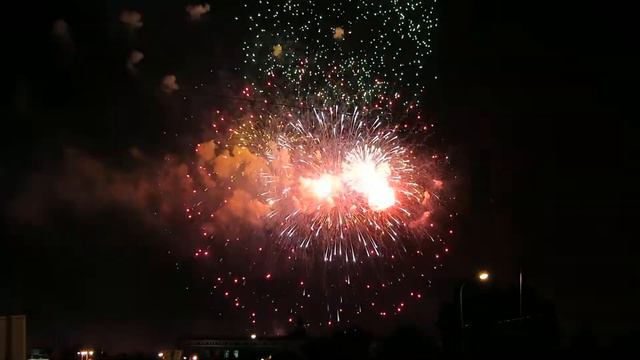 Салют в Москве. День победы 09 мая 2015 г. смотреть онлайн