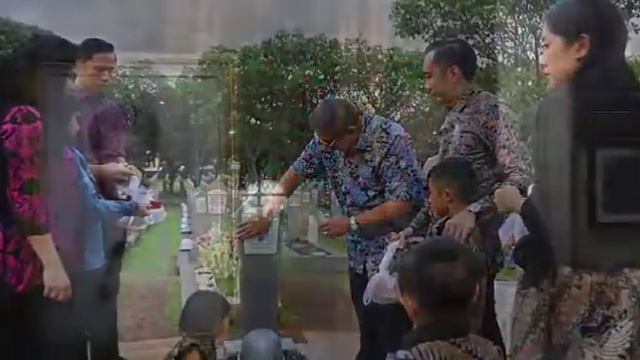 Mengenang Alm ANI YUDHOYONO смотреть онлайн