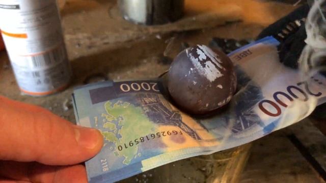 РАСКАЛЕННЫЙ ШАР 1000 градусов VS ДЕНЬГИ! Эксперименты! смотреть онлайн