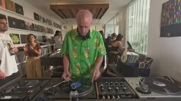 Alec Falconer - Yoyaku Instore Session