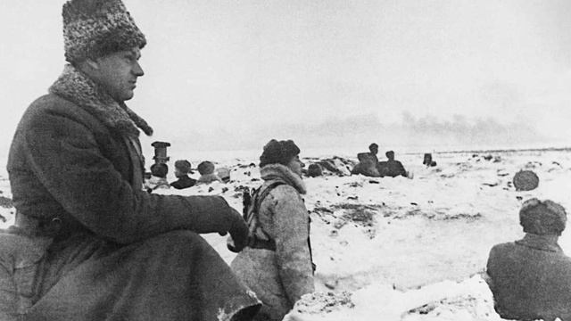 Как Рокоссовский проверял удобство одиночного окопа, сидя в нём под вражеским огнём смотреть онлайн